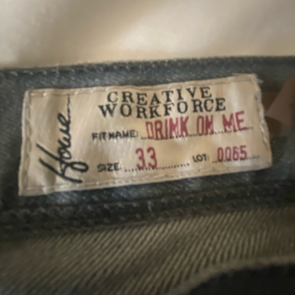 HOWE Distressed Jeans - Picture 4 of 4